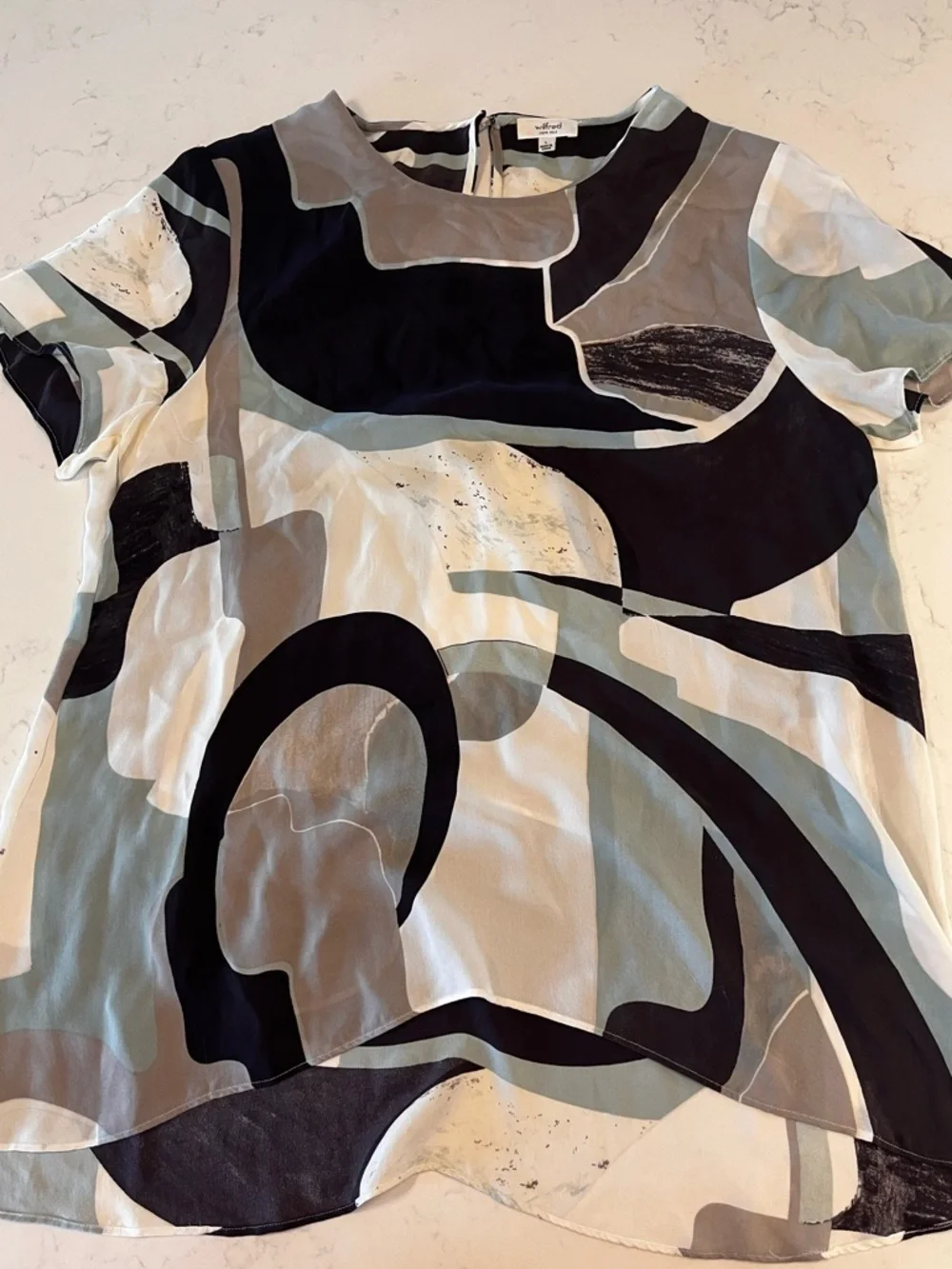 Wilfred 💯% Silk Short Sleeve Abstract Print Blouse (Size Large) - Picture 3 of 10